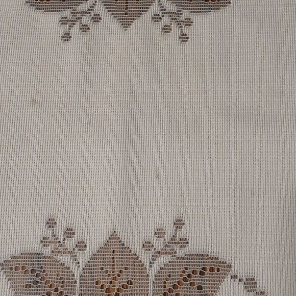 -3 pc bundle of vtg.white Heirloom Lace doilies, runner, placemat, & doily - Picture 9 of 10